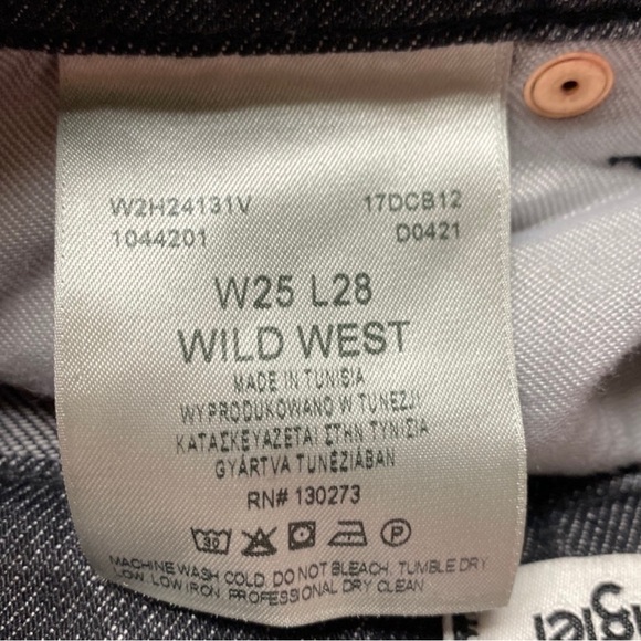 WOMEN'S WRANGLER® WILD WEST 603 HIGH RISE STRAIGHT JEAN IN BLACK - Picture 3 of 5